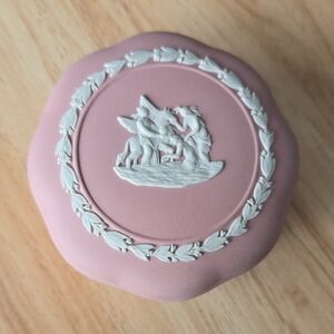 Wedgwood Jasperware Pink Trinket Scolloped Box